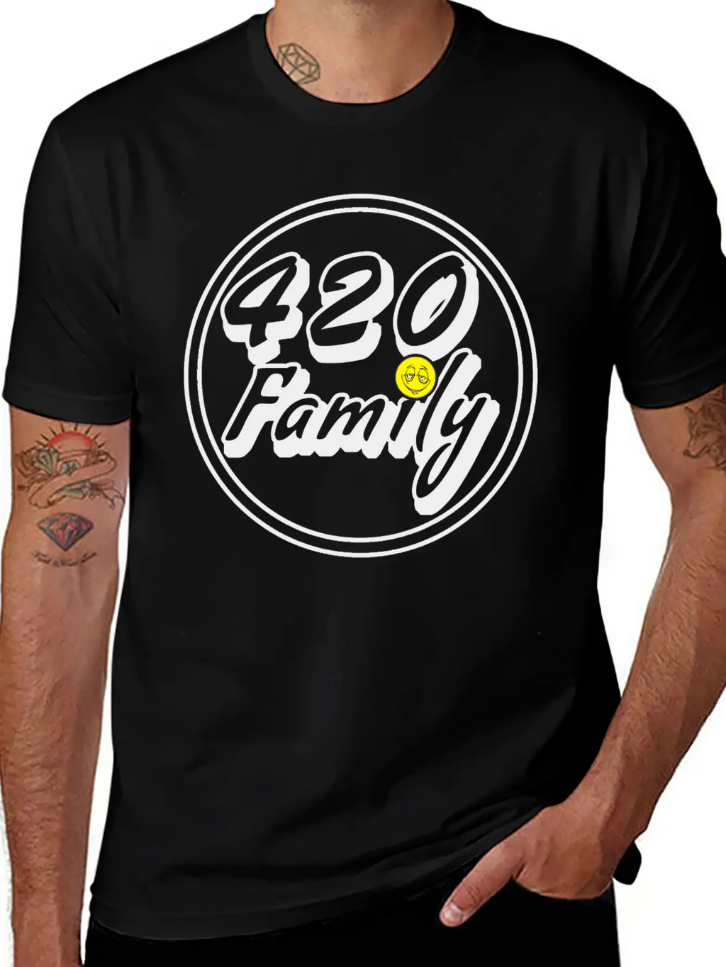 420 Family Smiley Classic Crew Neck Graphic Tee – Everyday Minimal Look