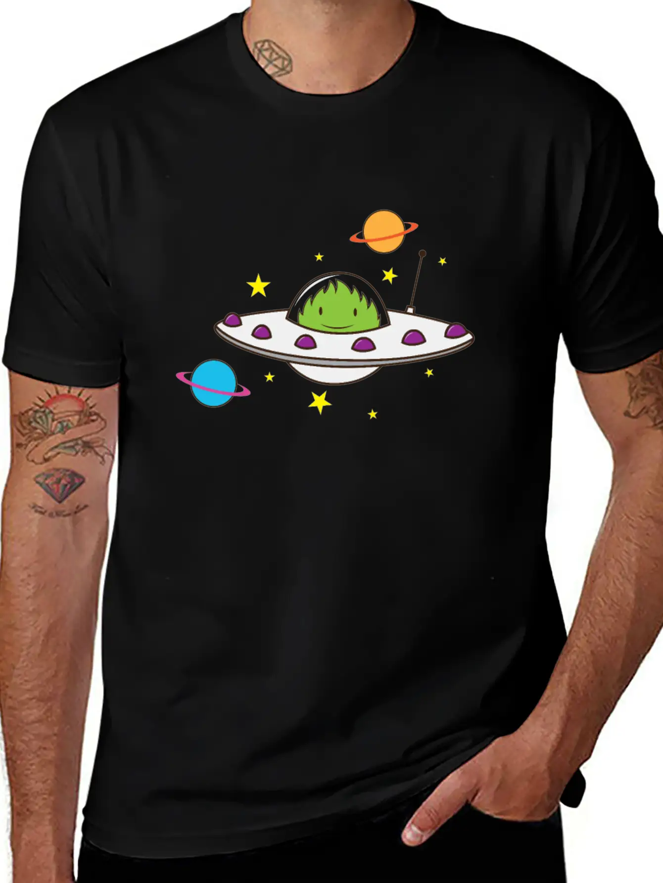 Alien In A UFO Classic Crew Neck Graphic Tee – Everyday Minimal Look
