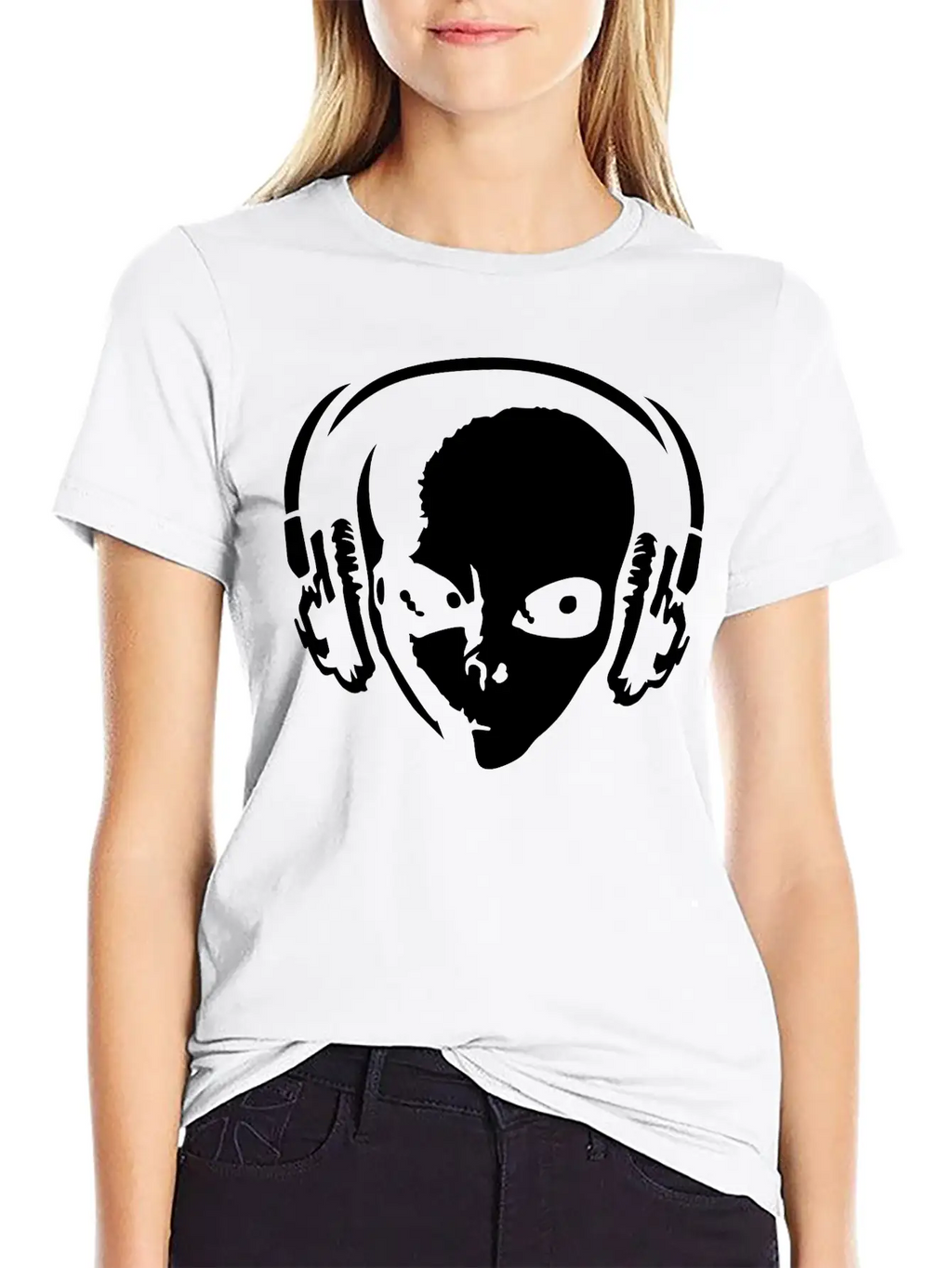 Alien With Headphones Comfortable Minimalist Graphic Tee – Summer Style Essential