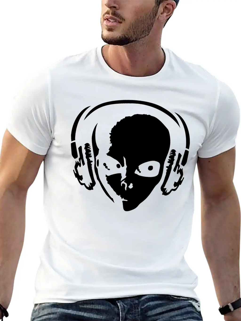 Alien With Headphones Comfortable Minimalist Graphic Tee – Summer Style Essential